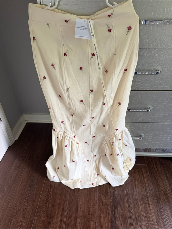 Dresses & Skirts - Reformation Cream Midi Skirt with Red Rose Embroidery